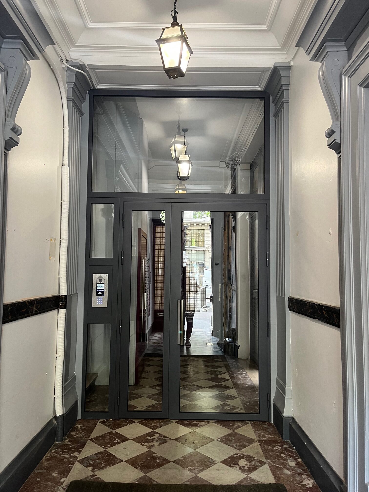 porte de hall sebastopol extérieur