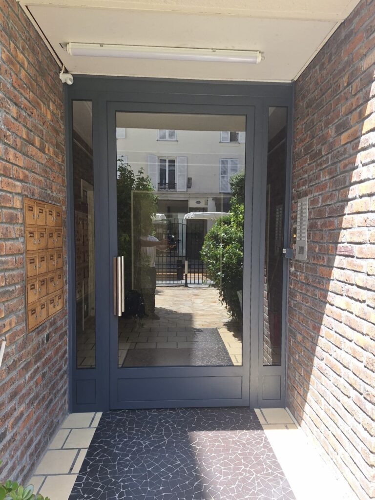porte de hall après extérieur neuilly