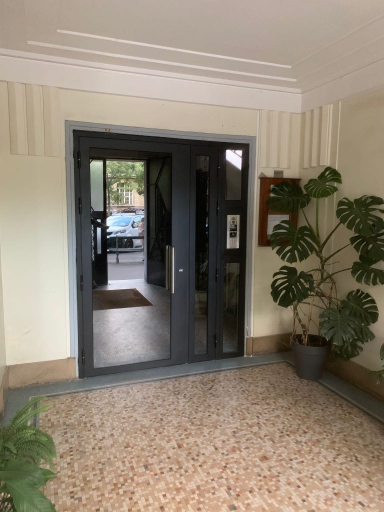 porte de hall picard rhea 132 hopital apres