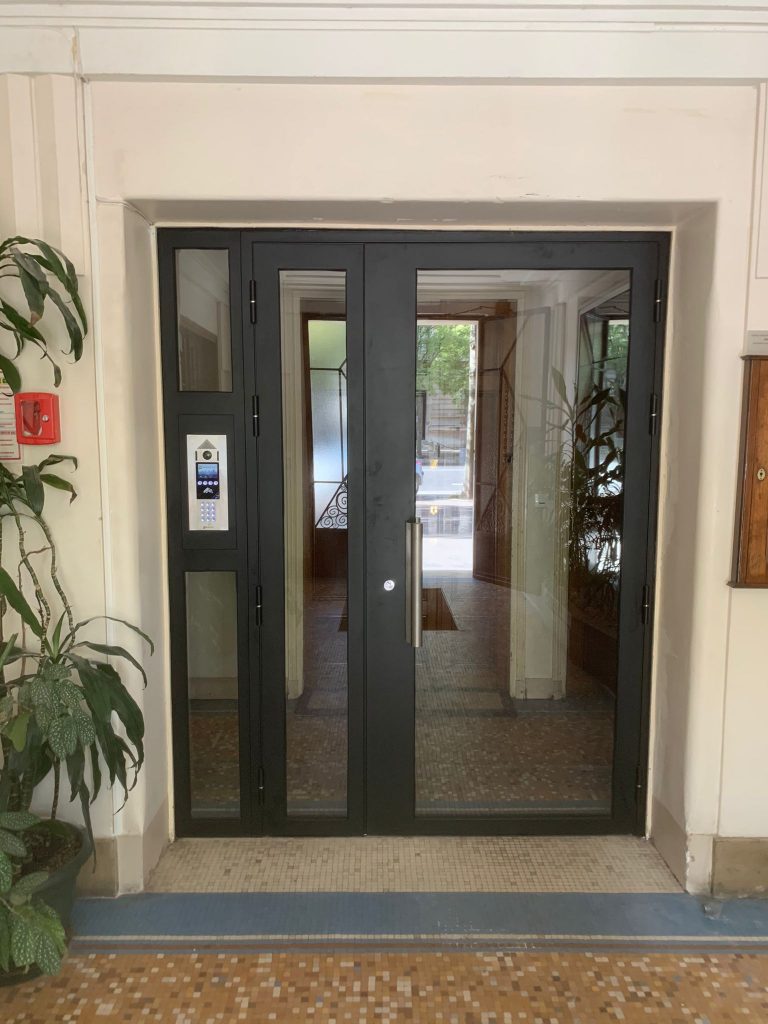 porte de hall picard rhea 136 hopital apres