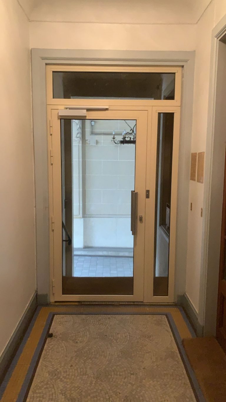 porte de hall picard rhea crimee apres