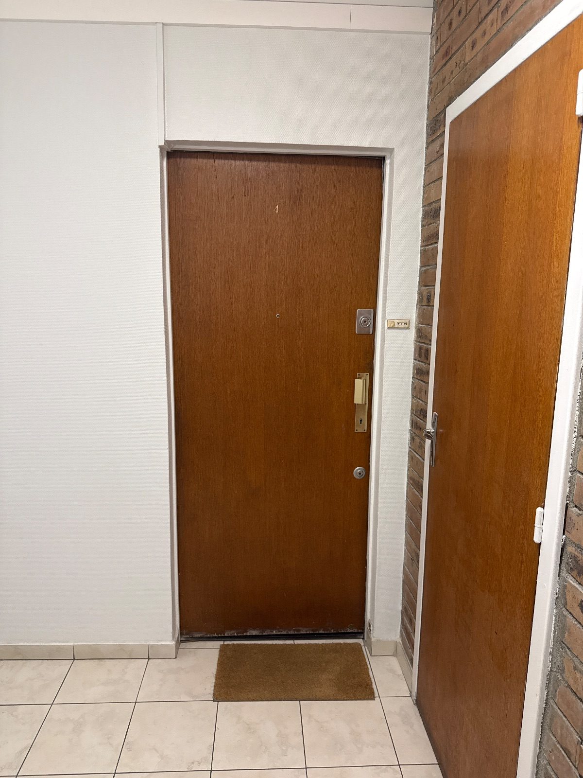 Porte blindée Picard Diamant 20 à Levallois-Perret — finition noyer — avant