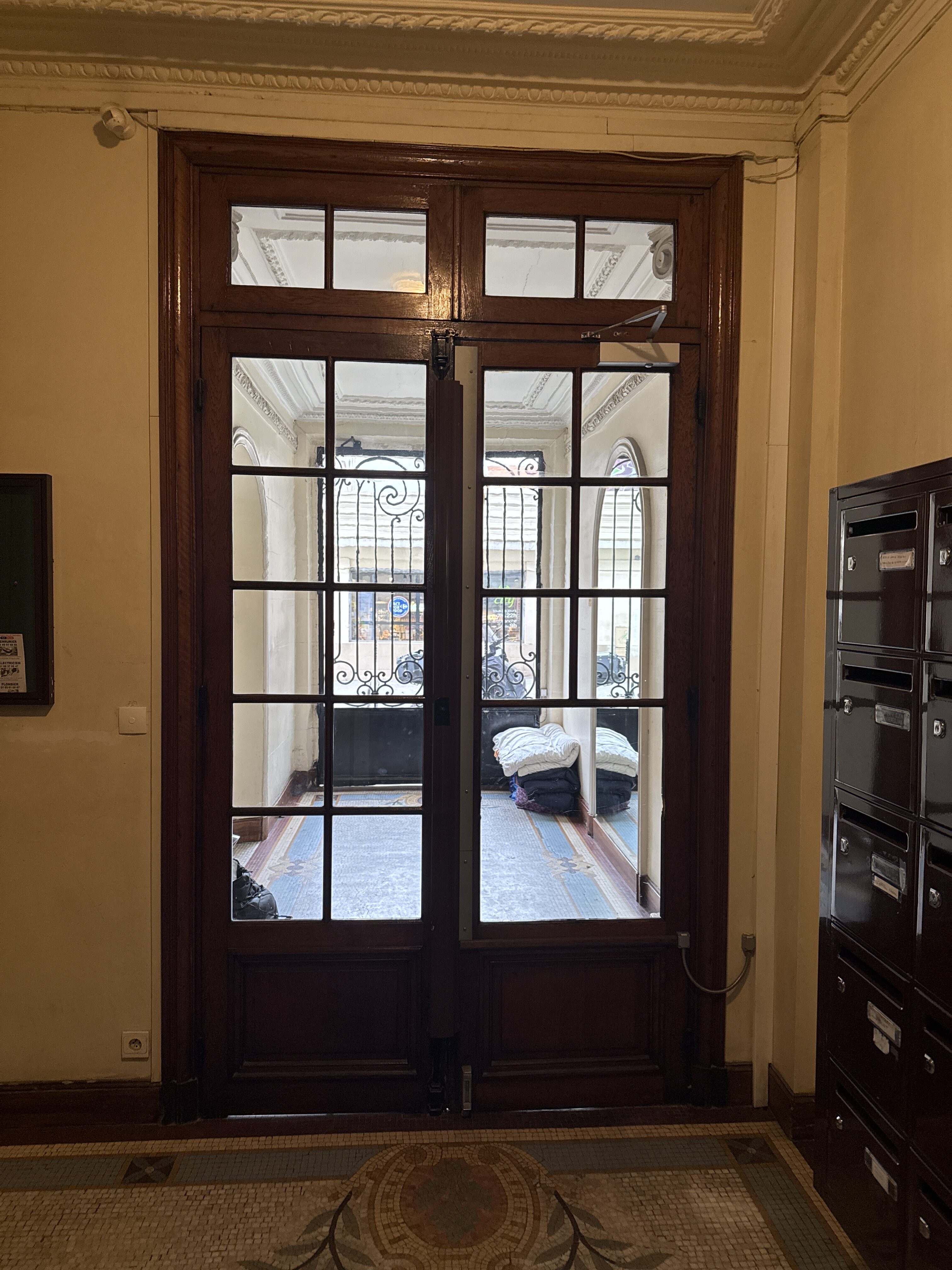 porte de hall avant intérieur paris 19