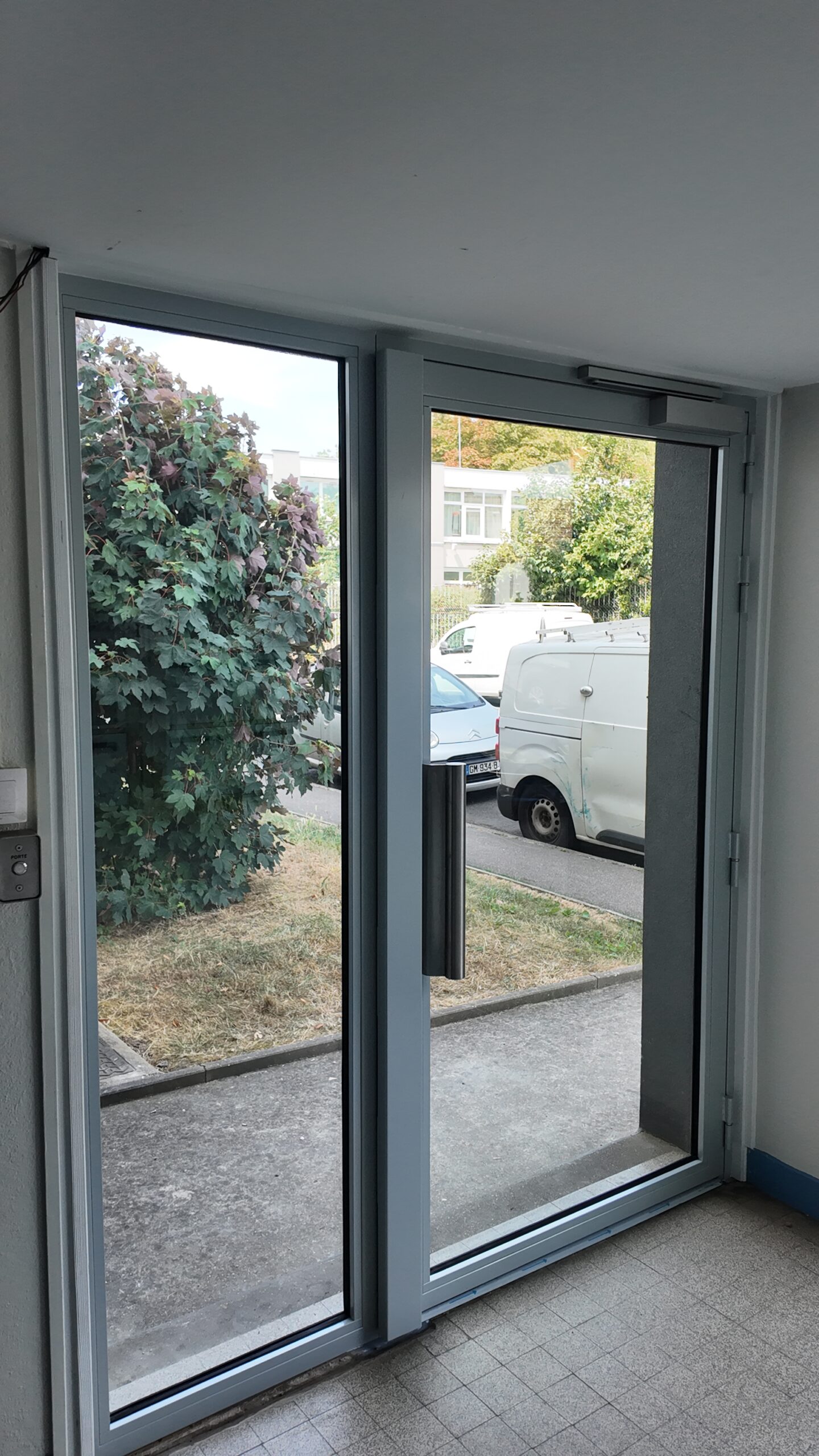 Porte de hall Picard sur mesure à Gennevilliers — clavier codé et badge — après