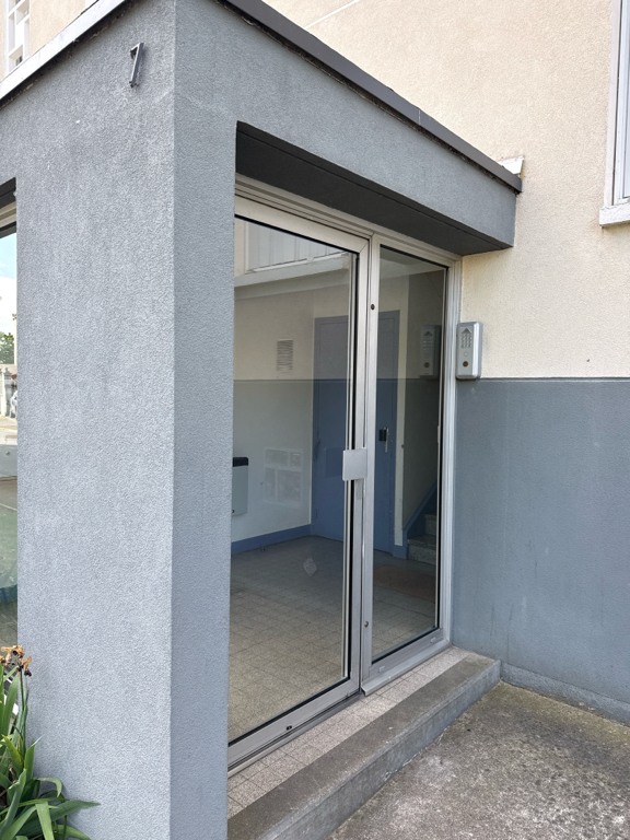 Porte de hall Picard sur mesure à Gennevilliers — clavier codé et badge — avant