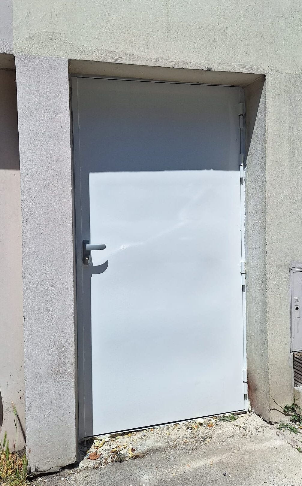 porte technique anti panique après